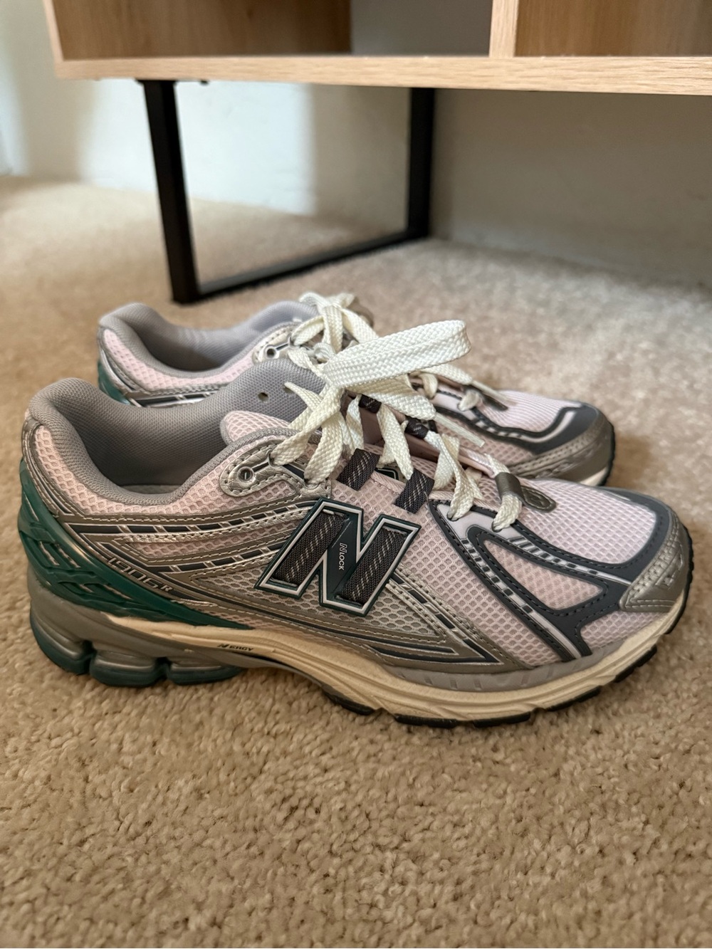 New Balance Unisex Running Sneakers 1906r